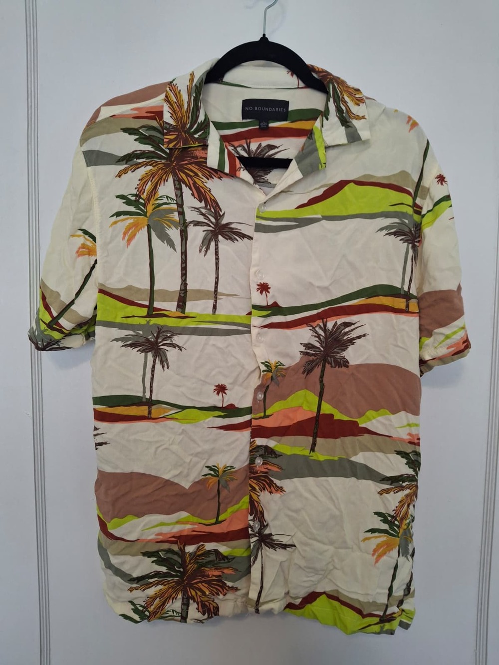 No Boundaries Men's Hawaiian Button-Down Short Sleeve Shirt, Size Medium